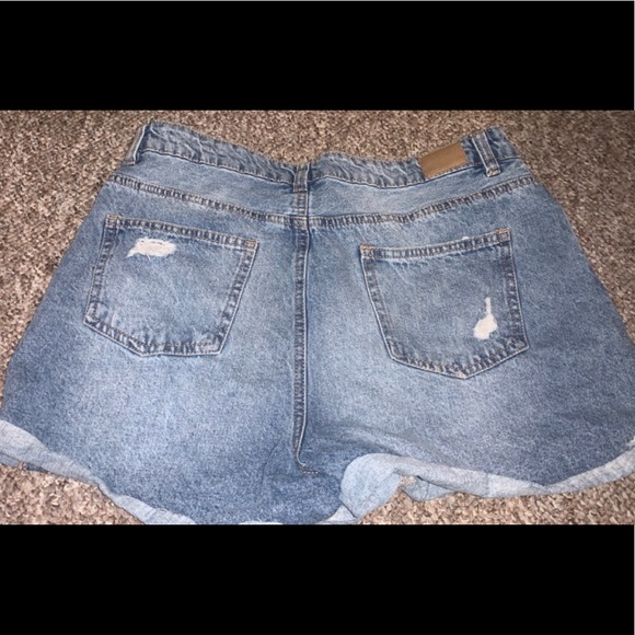 Blue Jean shorts - Picture 2 of 3